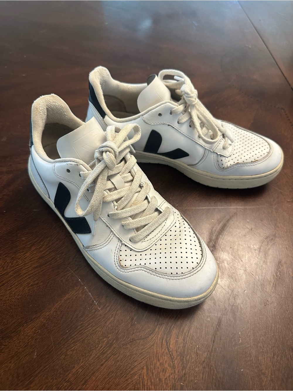 Veja V10 Prime Women’s Sneakers 37